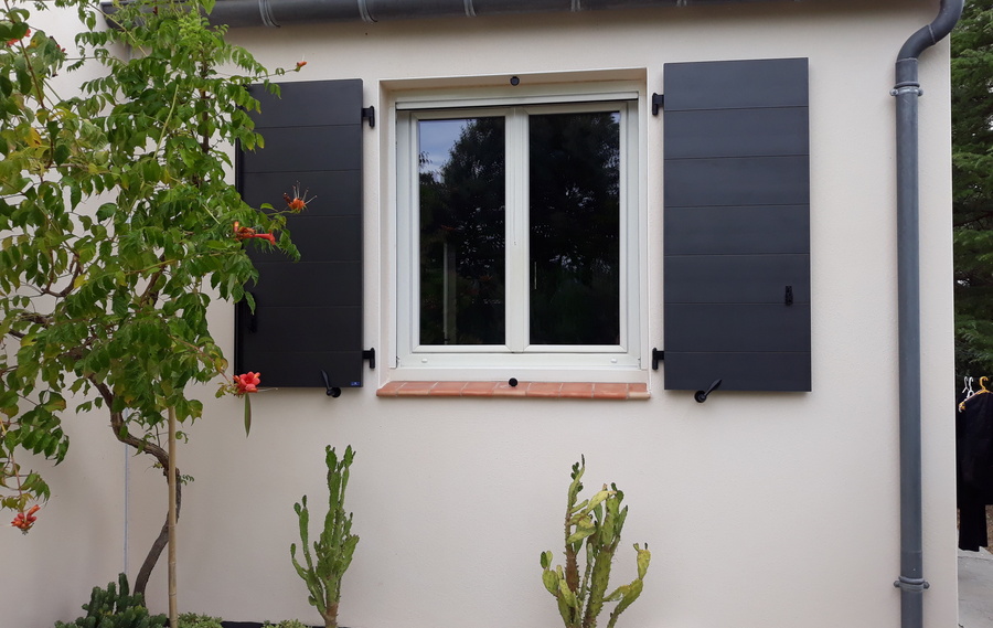 Volets battants &eacute;pur&eacute;s &agrave;&nbsp;Bordeaux