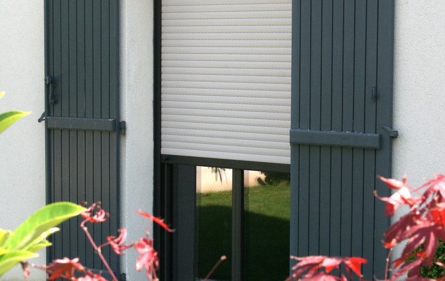 Volets battants roulants et occultants &agrave;&nbsp;Bordeaux