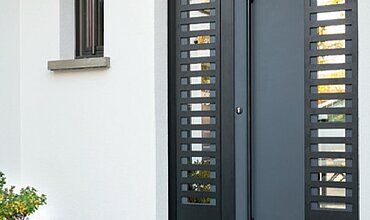 <p>Porte Cadre Noir</p>